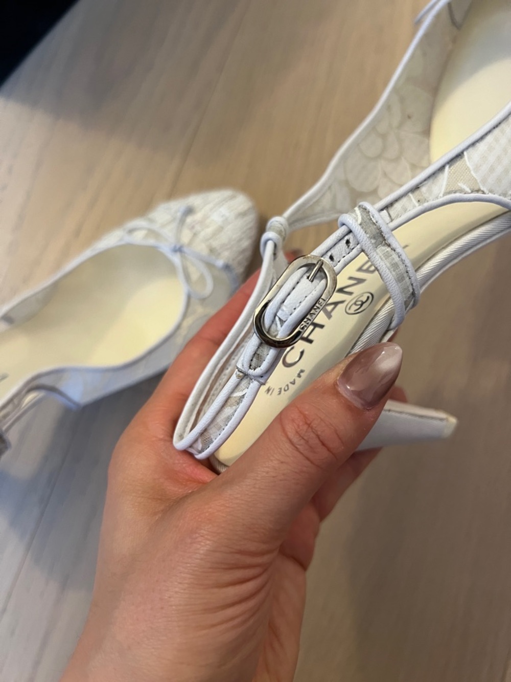 Chanel white heels with lace detail (EU 39 - US 7.5-8) - Picture 11 of 13